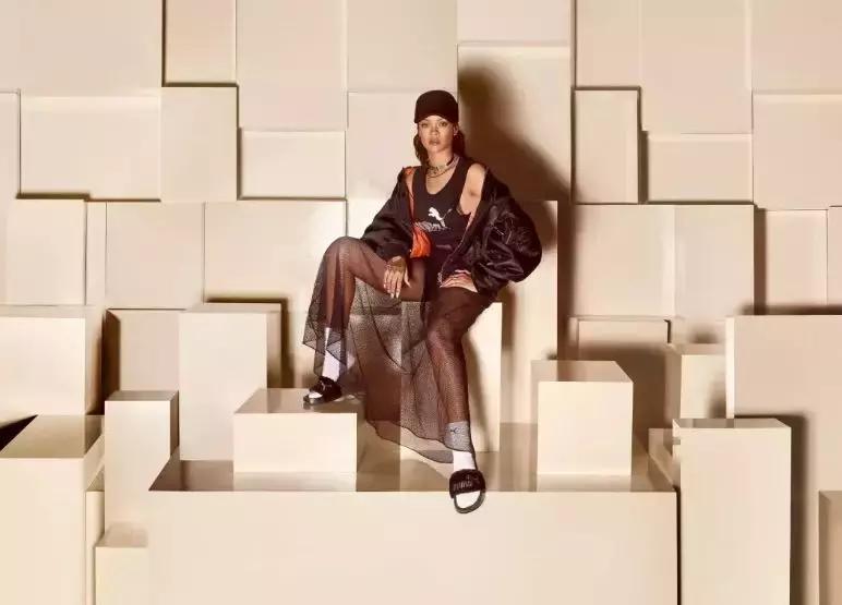 蕾哈娜成为亿万富翁,蕾哈娜登亿万富豪榜