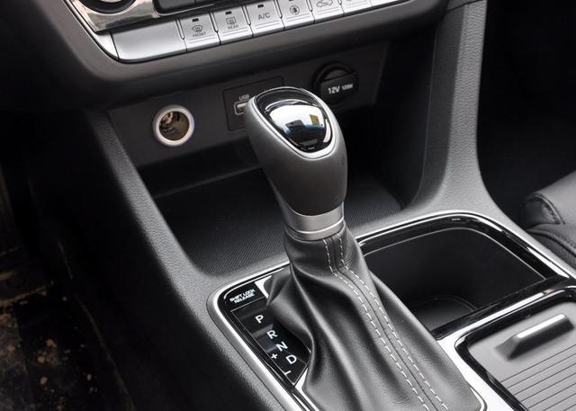 红旗h5和现代索纳塔哪个好,现代索纳塔和红旗h5