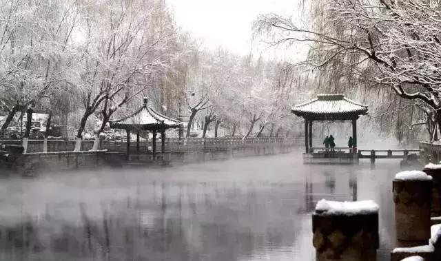 冬季山东山泉水最美最有韵味？济南山泉水美？泰山上下一片银白？
