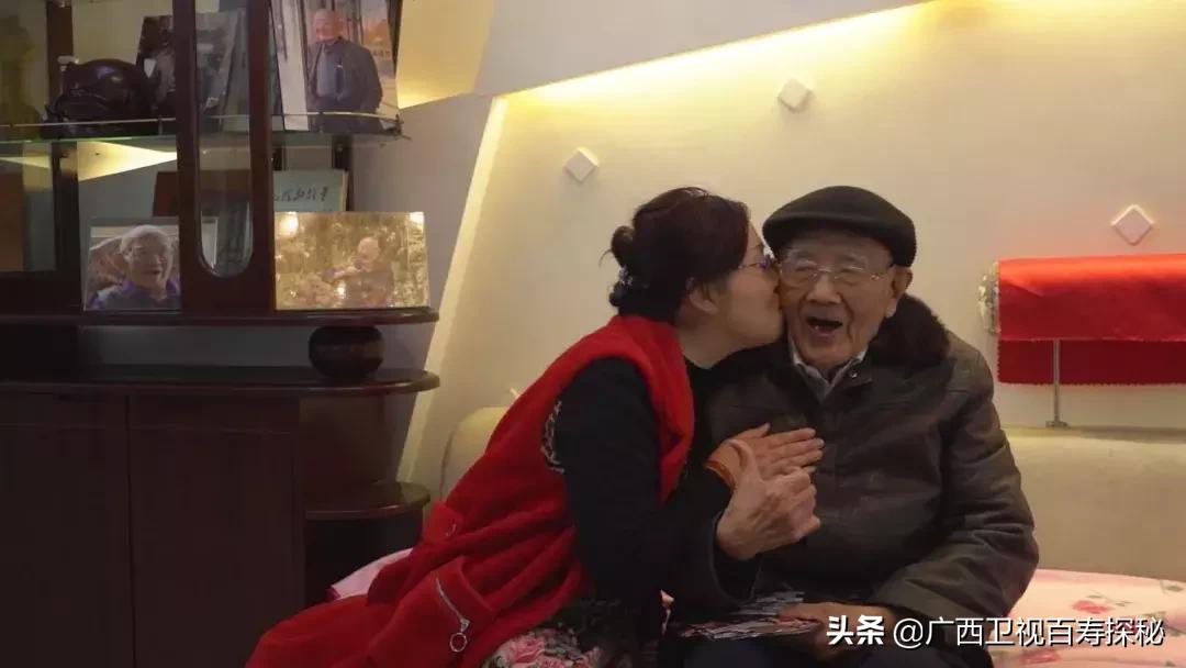 我活了100岁,你骗得了我?江苏百岁爷爷自带“防骗系统”,网络*局骗**奈何不得!