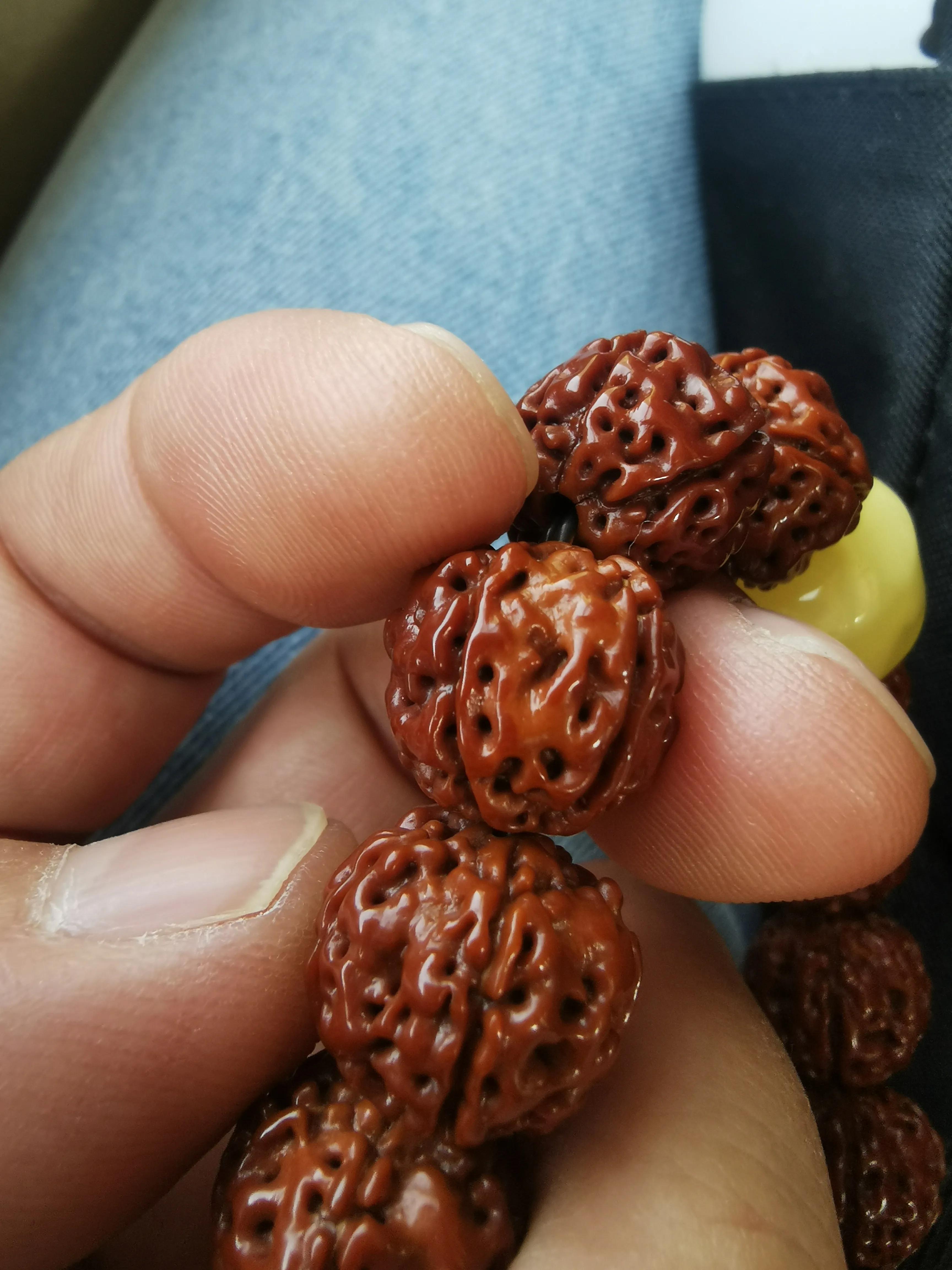 小金刚菩提串色后怎么办,小金刚菩提手串有裂纹怎么办