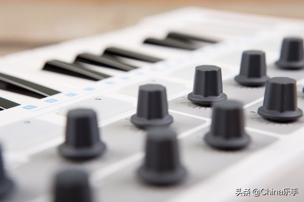 据说，乐队里的键盘手们常用的装备都在这里！