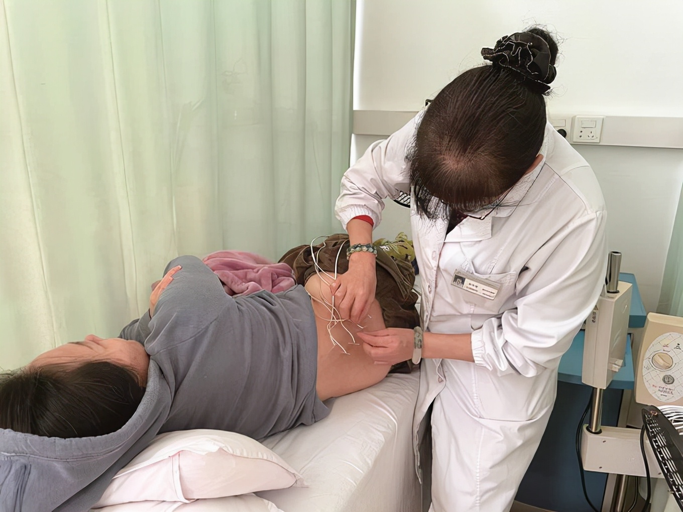 特色中医让月牙湖飘出浓浓中医味