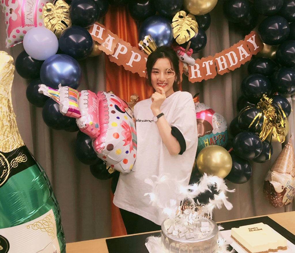 破案了！宋祖儿拿杨超越应援扇现场视频曝光，一言一语尽显高情商