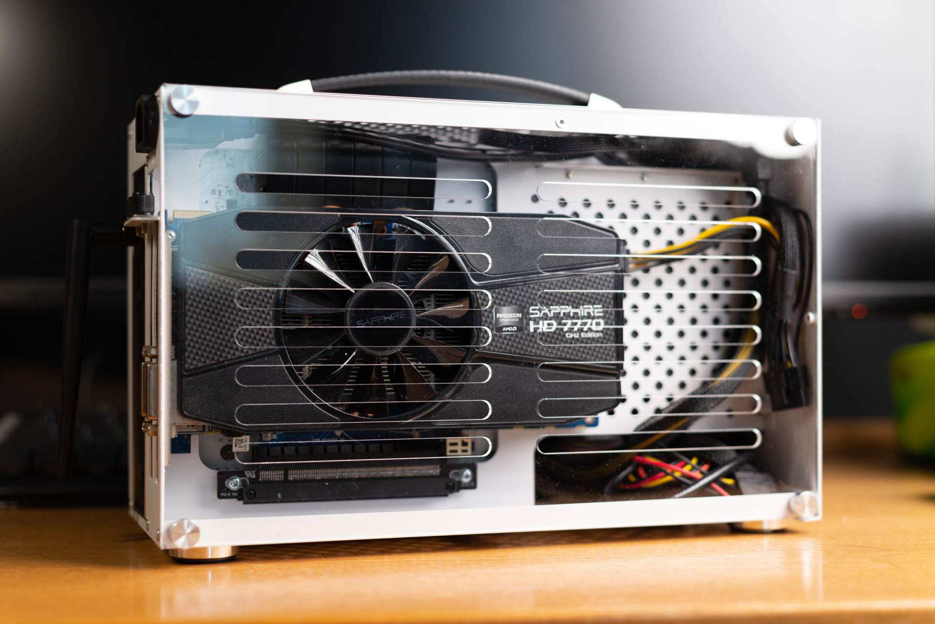 超频三蜂鸟i100pro散热改造,超频三蜂鸟2代itx机箱