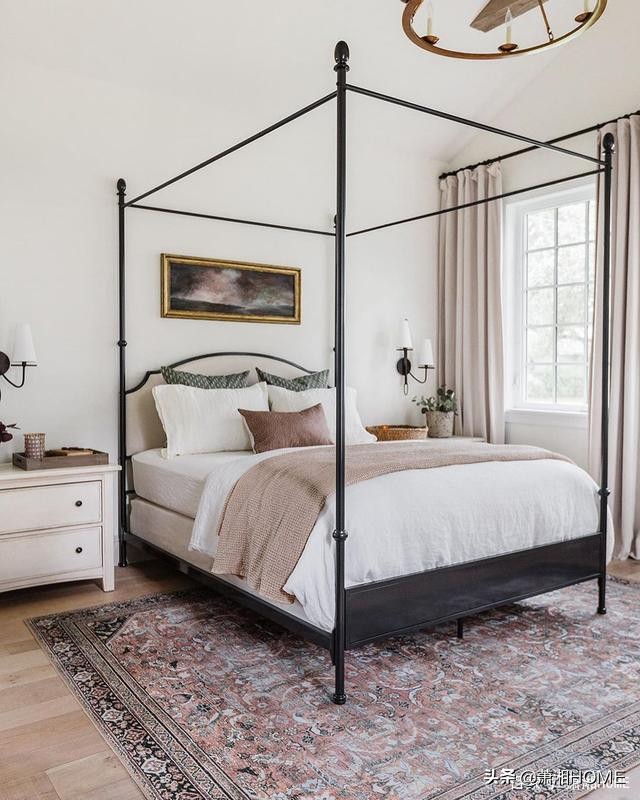 房间改造有双人两层床,家里的小床改造成现代小别墅