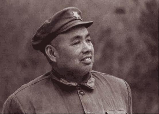 *世友许**指定要他当秘书,3年内为他2次破例,离开时:遇事来找我