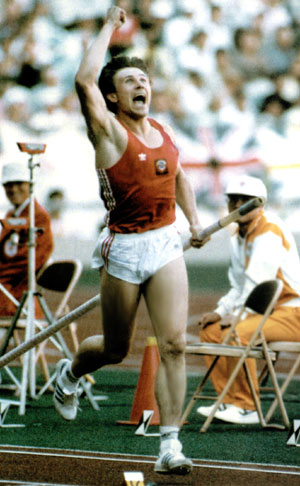 是谁打破了布勃卡的纪录,破了4次世界纪录