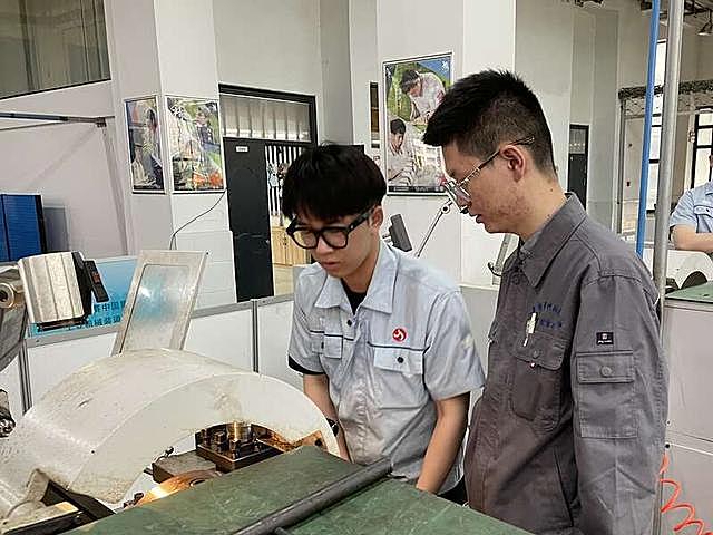 4年前，那个19岁荣获世界大赛冠军的技校生宋彪，如今怎样了？