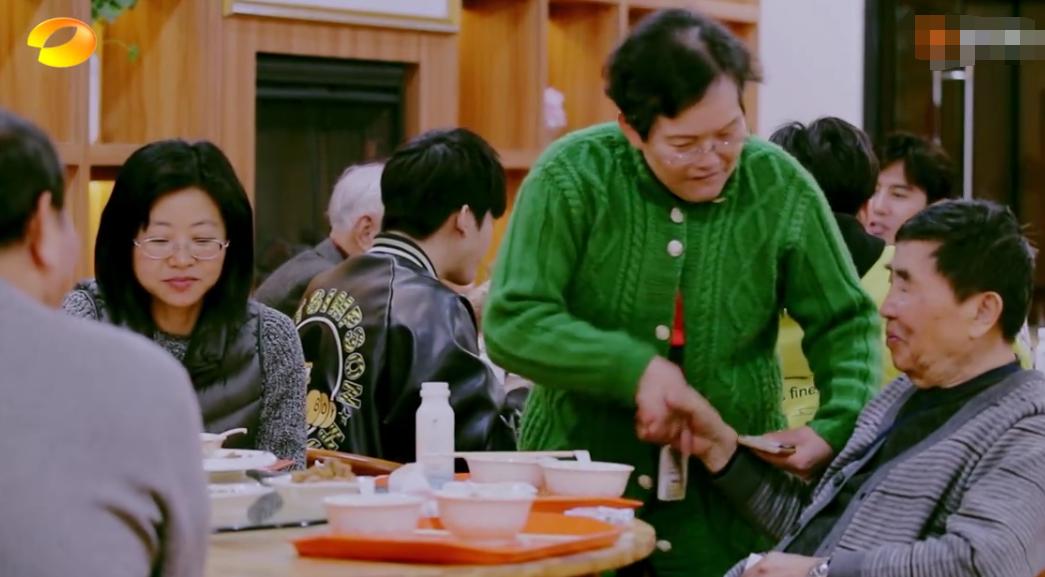 牛犇老师真的是宝藏大爷了！从影70年，人狠话不多，满满正能量！