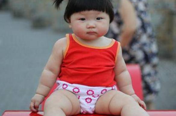 宝宝多大要穿“*裤内**”?穿得太晚,可能影响宝宝健康,妈妈别大意