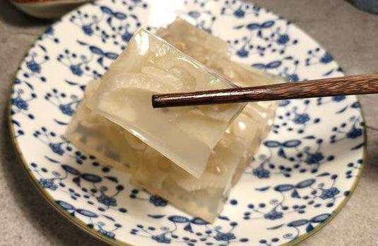 猪皮冻怎么做到成冻有弹性,猪皮冻怎么做能让猪皮均匀