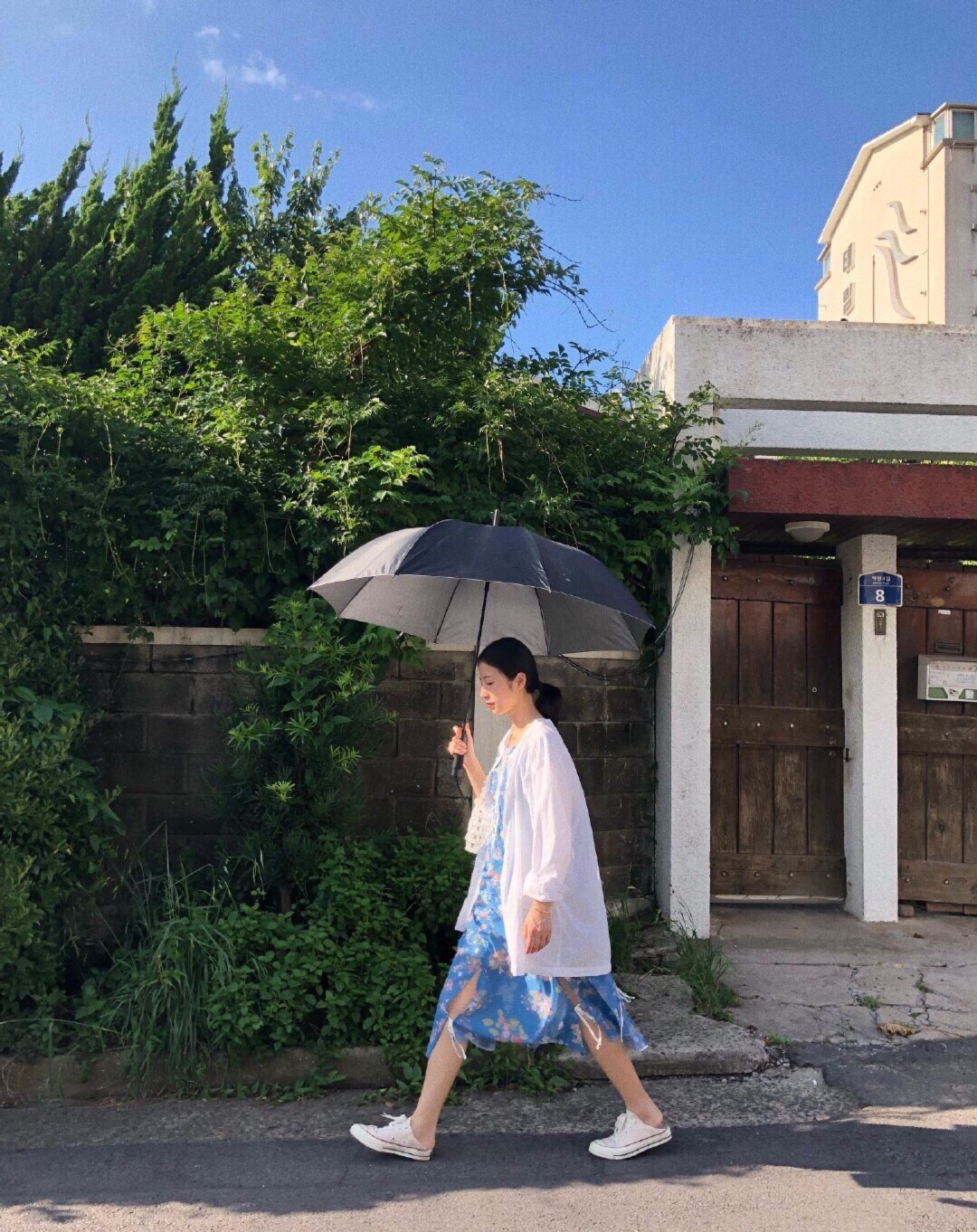 舒适又自然的度假穿搭，可甜可盐！给你与众不同的度假心情