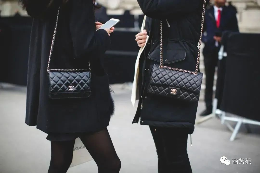 大家都在排队买奢侈品,为什么大家都在买豪车