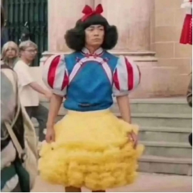 厚的但又不是很厚的刘海,薄薄的齐刘海不明显