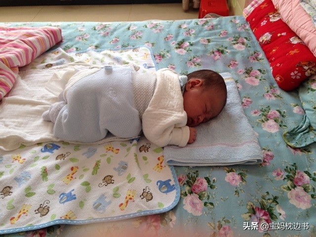 宝宝趴着睡才不闹腾是怎么回事,宝宝趴着要不要纠正