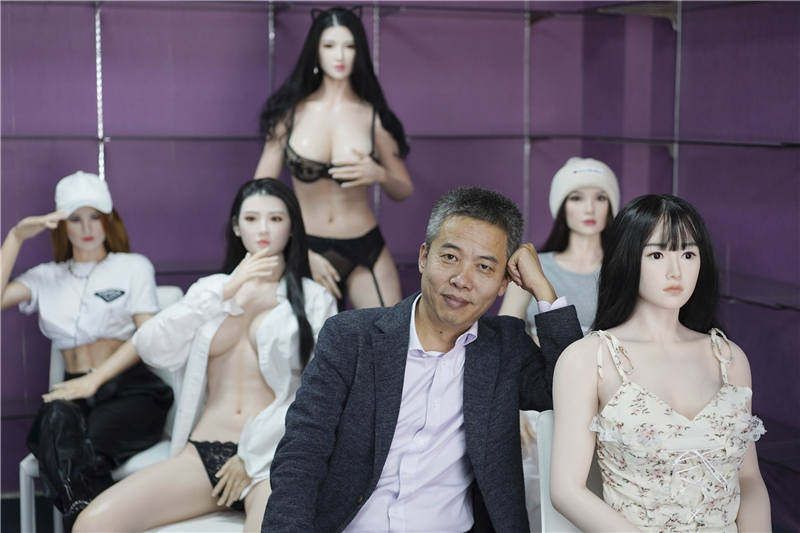 硅胶娃娃在中国：性、财富和限制