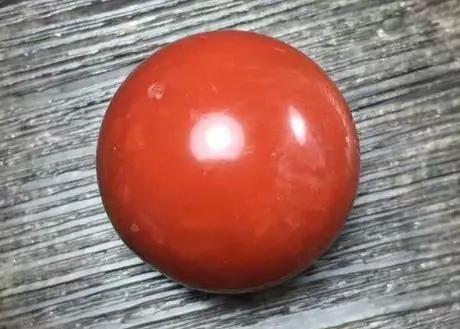 手串配饰是先盘还是先上配饰,沉香手串配饰和无配饰哪个好