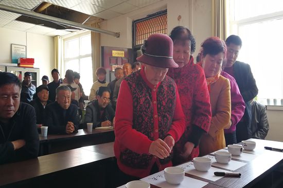 棣欐腐绾㈠崄瀛椾細宸ヤ綔,棣欐腐绾㈠崄瀛椾細鎻村姪