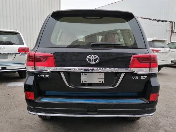 16款丰田陆巡5700,沙漠之鹰途乐