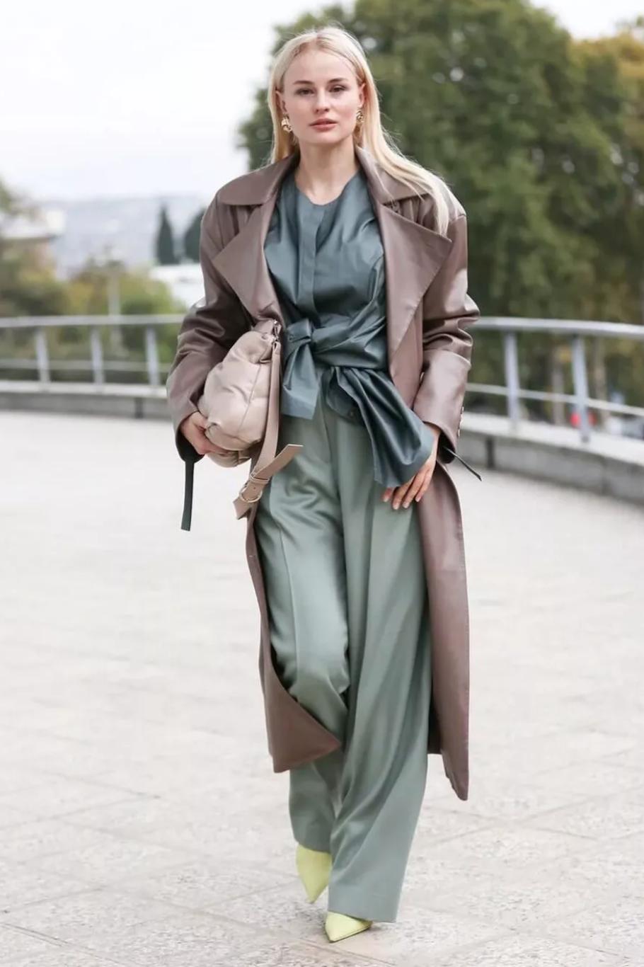 冬季显瘦裤子配靴子,现在还流行打底裤配靴子吗