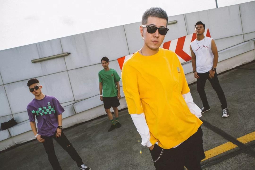 上海草莓基地挖草莓苗,超级草莓上海