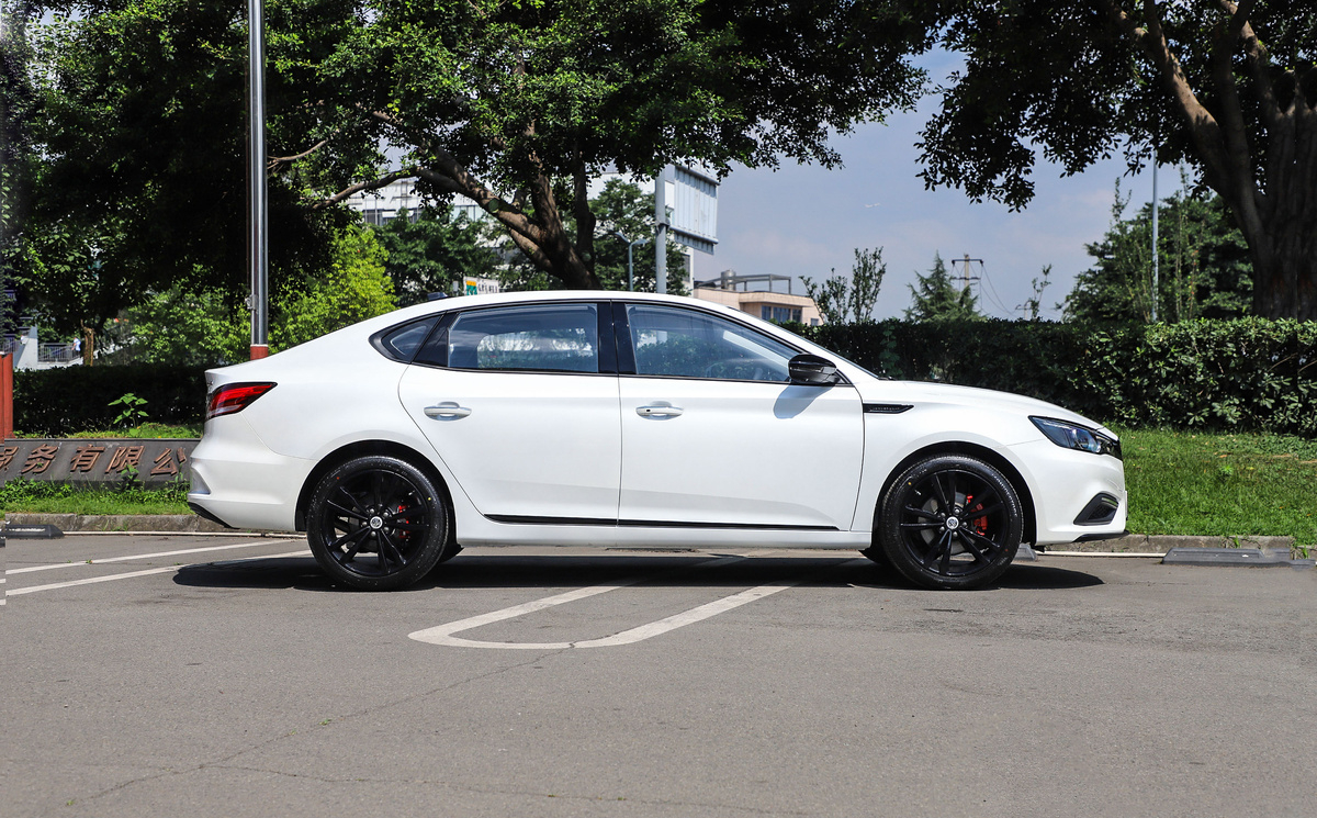 7万级别掀背式轿跑,本田全新思域掀背车