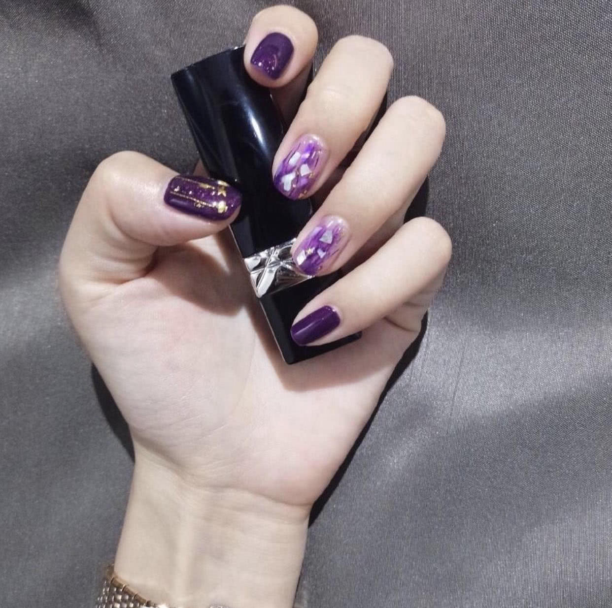 美甲款式推荐晕染美甲,渐变晕染金箔贝壳珍珠美甲黑白