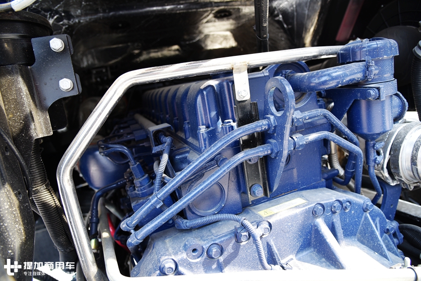 格尔发7.8米厢式货车自重,自重7.5吨牵引车