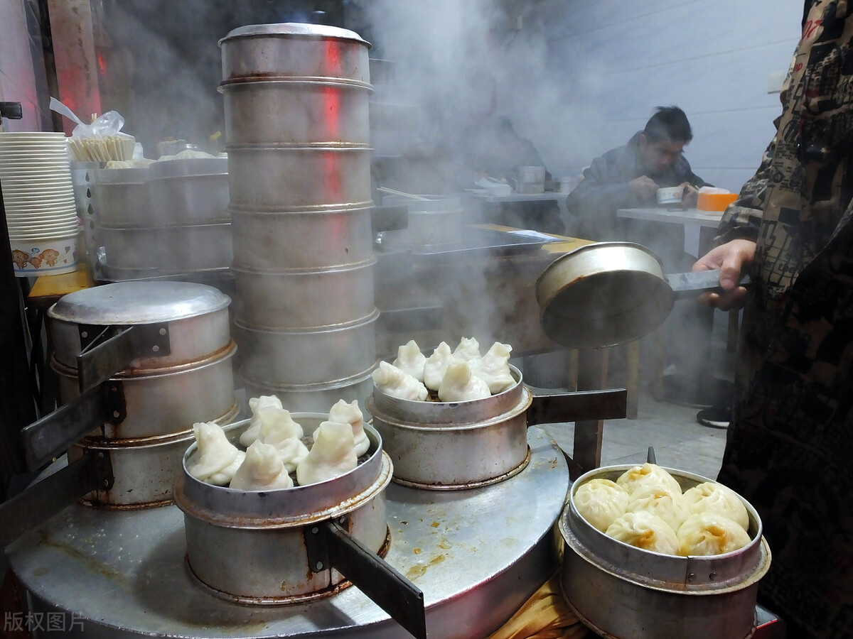 80小伙开餐馆年赚120万,豆浆包子铺需要投资多少钱