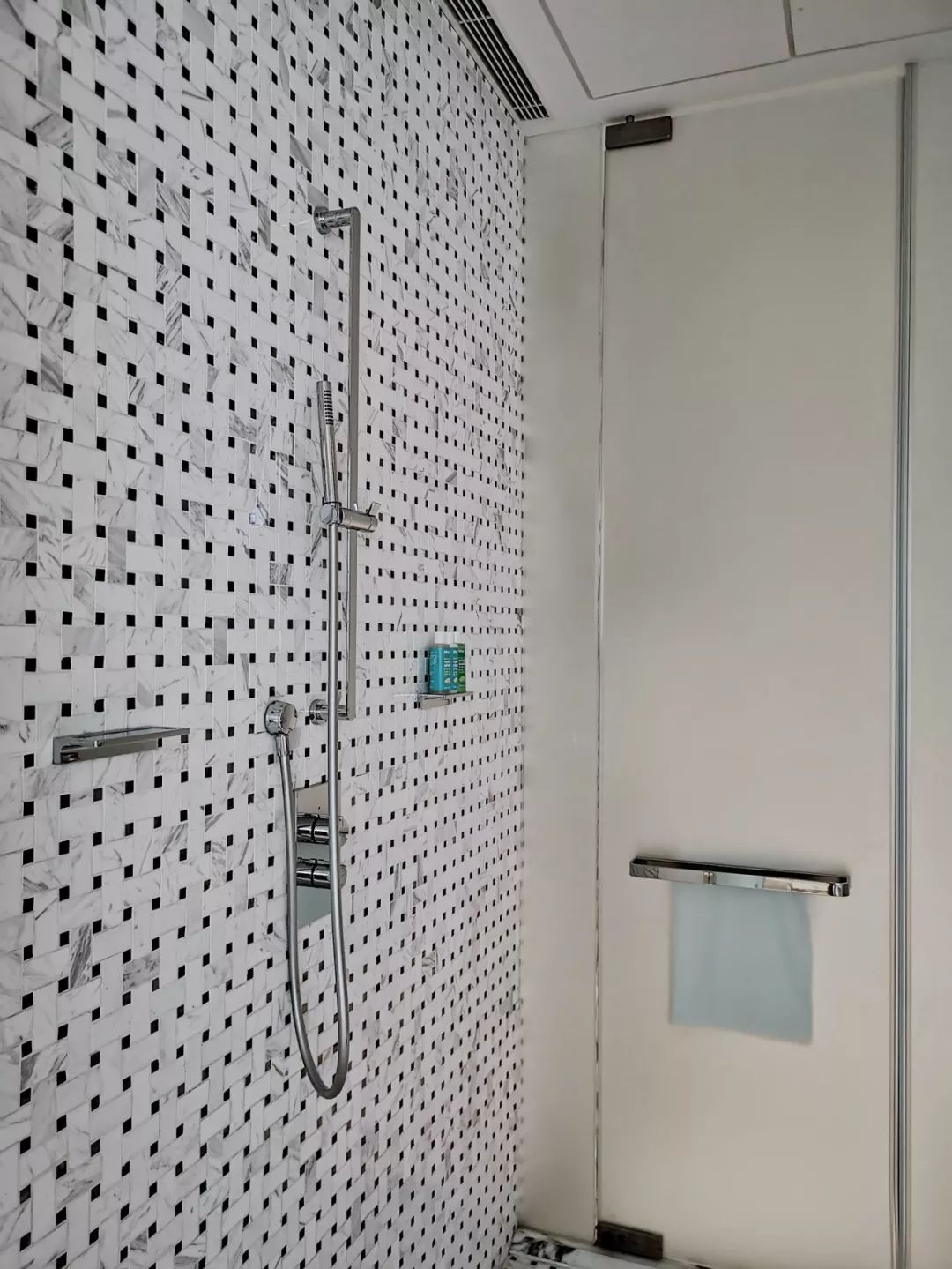 18万一个晚上的酒店什么样,1000多一晚的酒店有什么