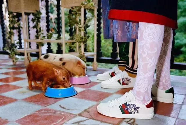 装嫩式穿搭方式,依然减龄穿搭