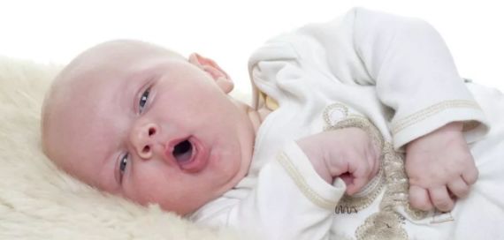 儿童科普为什么会发烧,孩子发烧为什么会呕吐