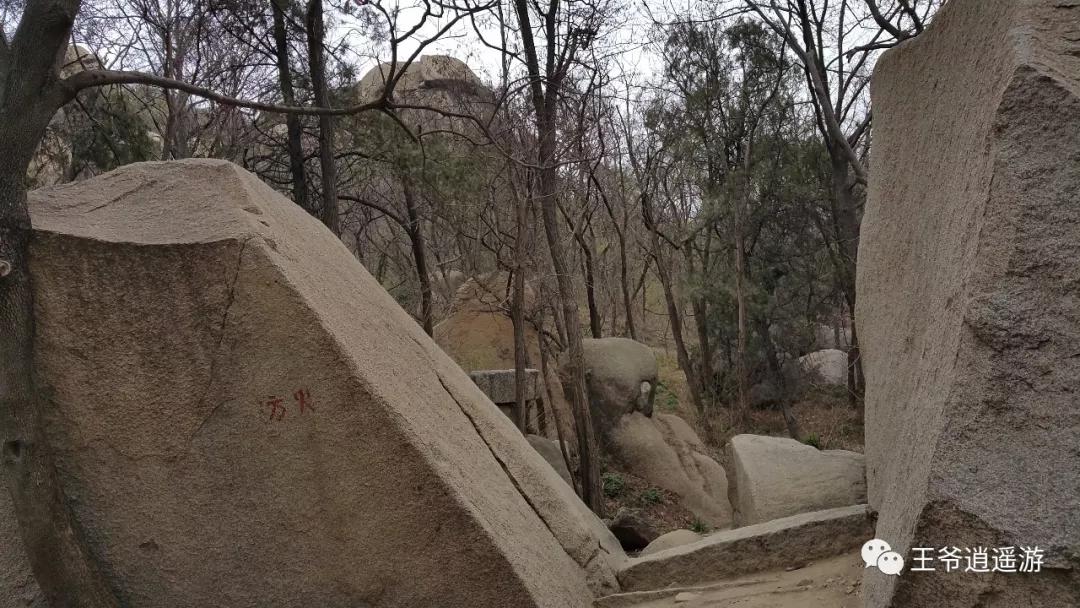 邹城峄山石头怎么形成的,峄山的石头是怎么形成