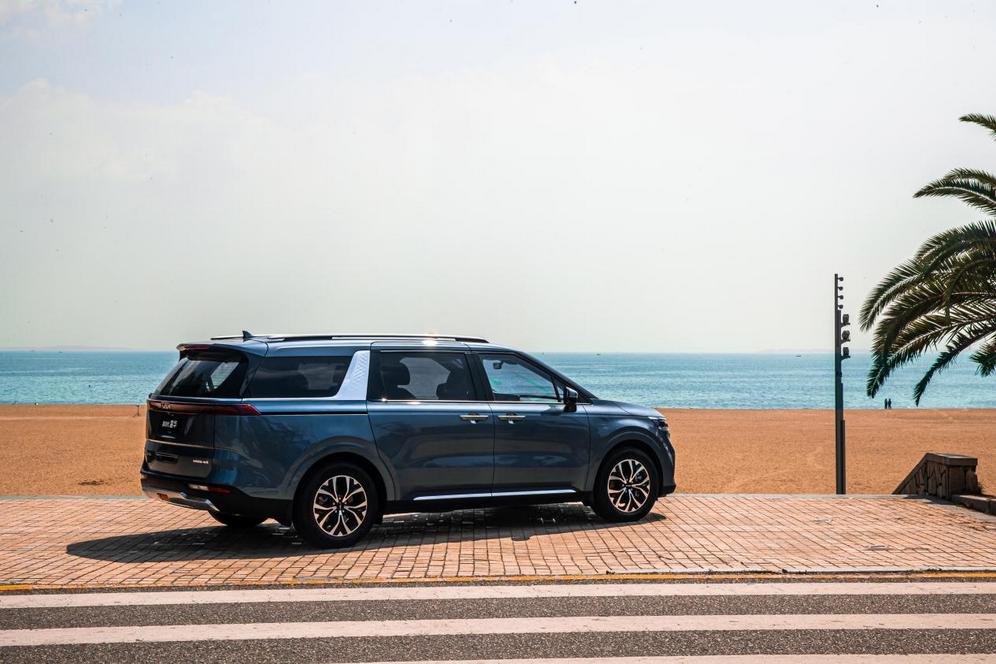 起亚7座mpv嘉华和塞纳,起亚7座mpv嘉华的价格