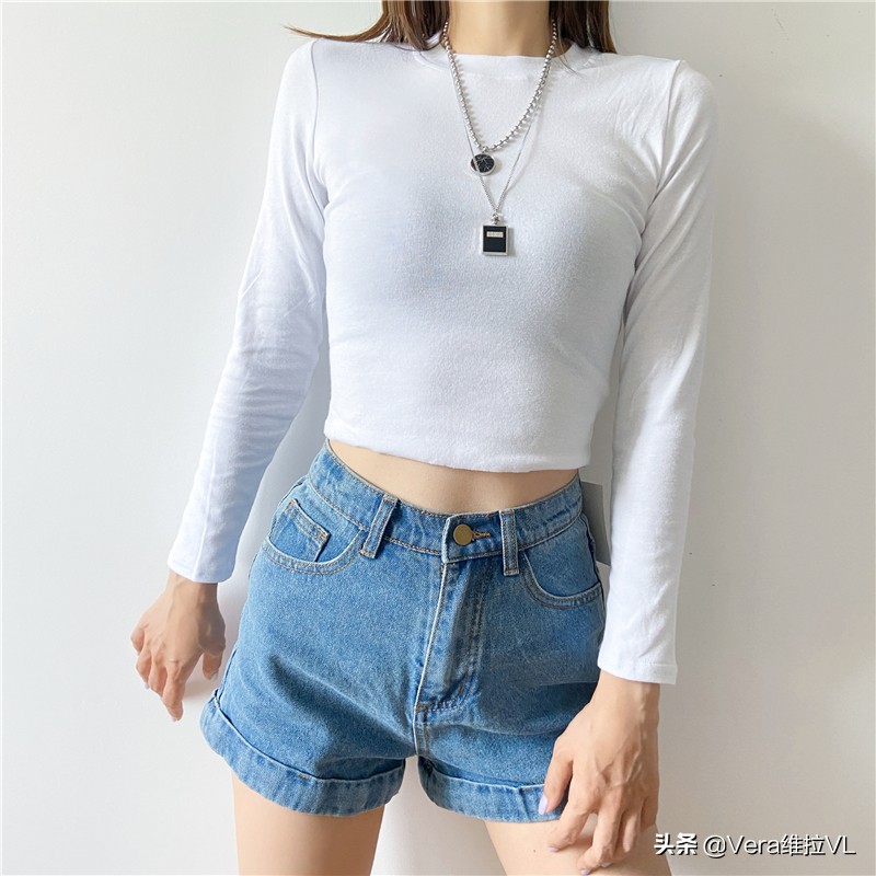 短款宽松牛仔裤搭配图片,高腰紧身牛仔裤短款上衣怎么搭配