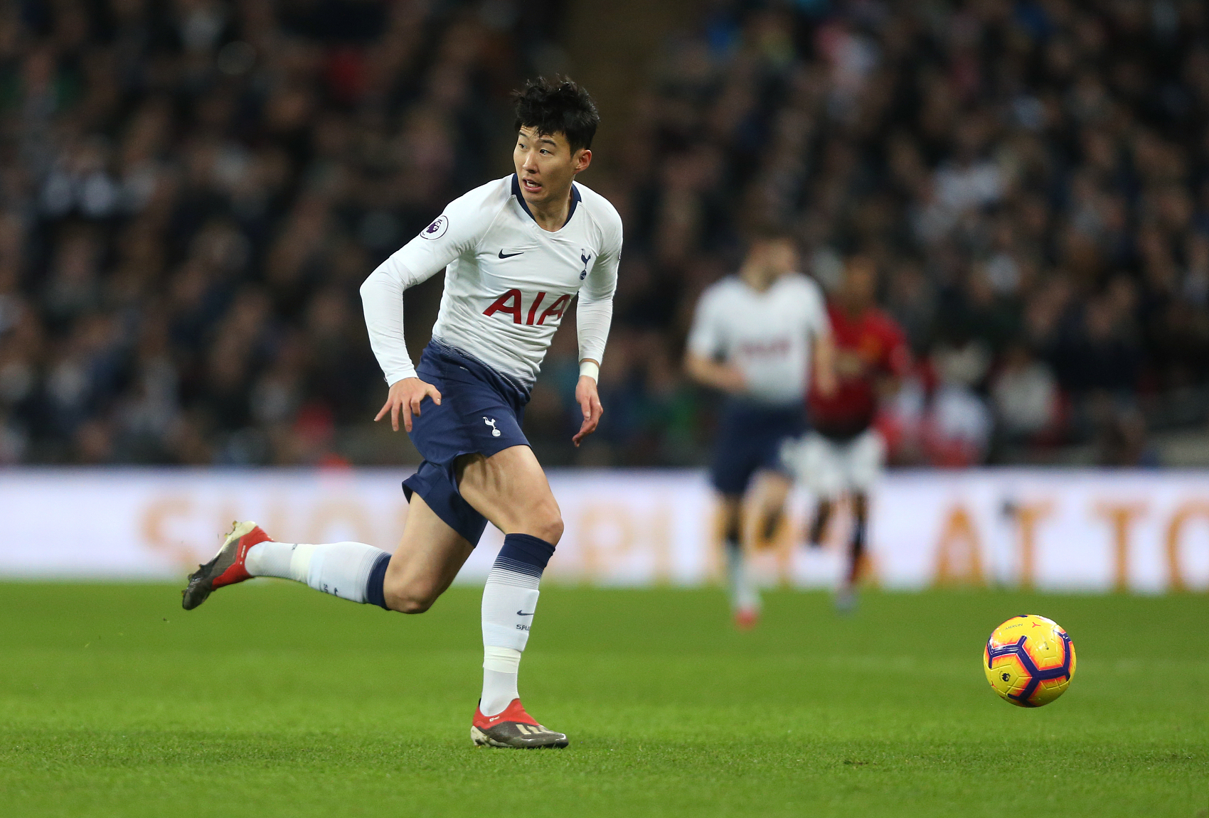 国足对阵泰国武磊将缺阵,国足vs韩国武磊为何替补