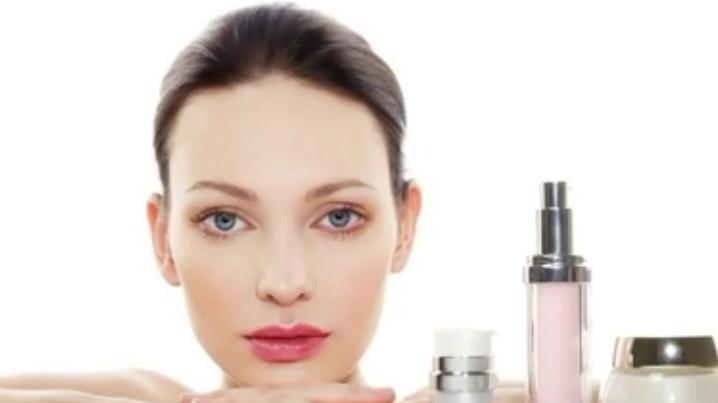 水乳精华哪个皮肤吸收得好,精华和水乳哪个更必要
