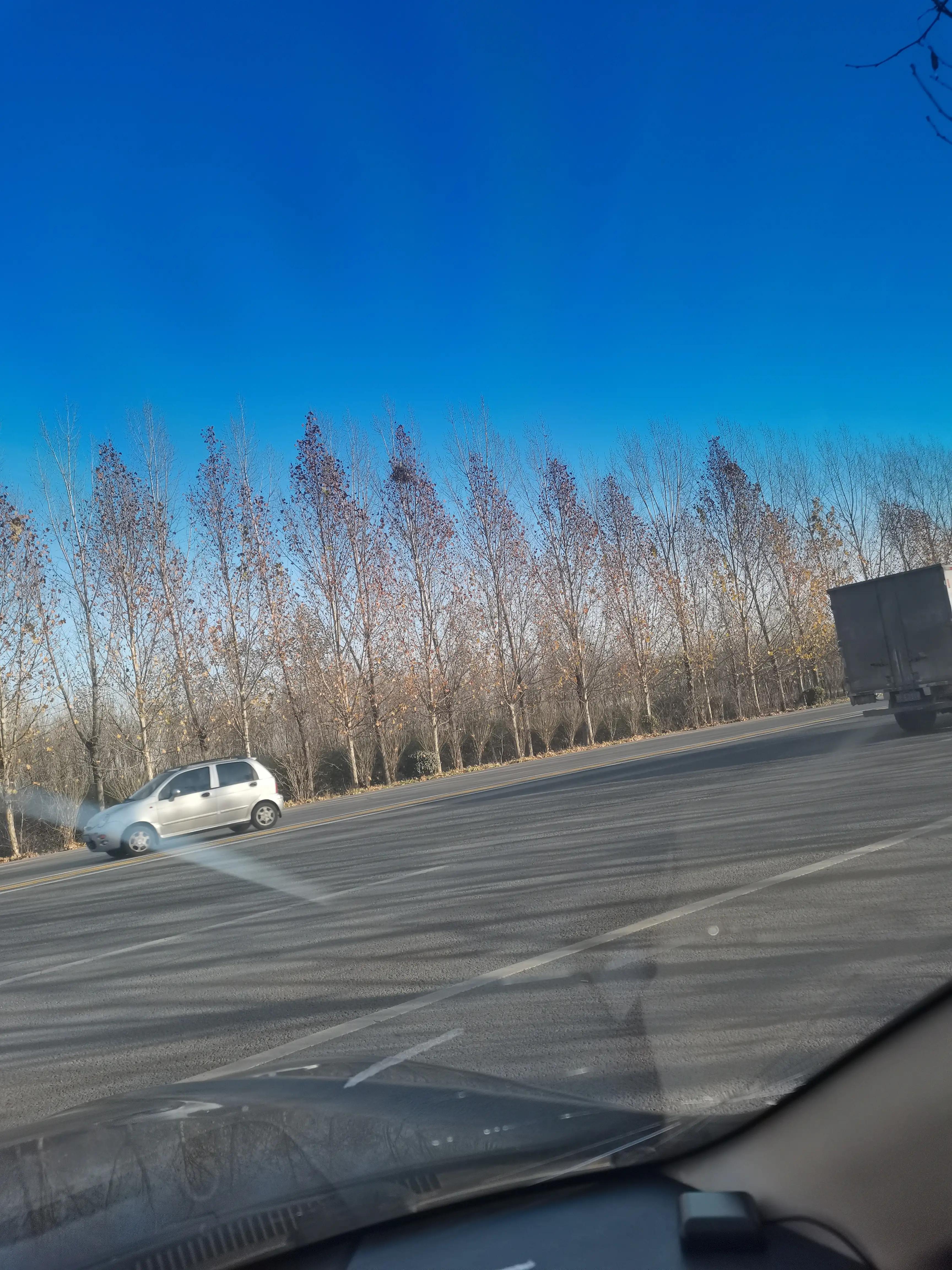 漫漫人生路阳光陪伴,漫漫人生路给自己一份坚强