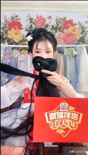 曾穿着汉服打卡过19个国家的古风博主分享:如何穿汉服过中国年