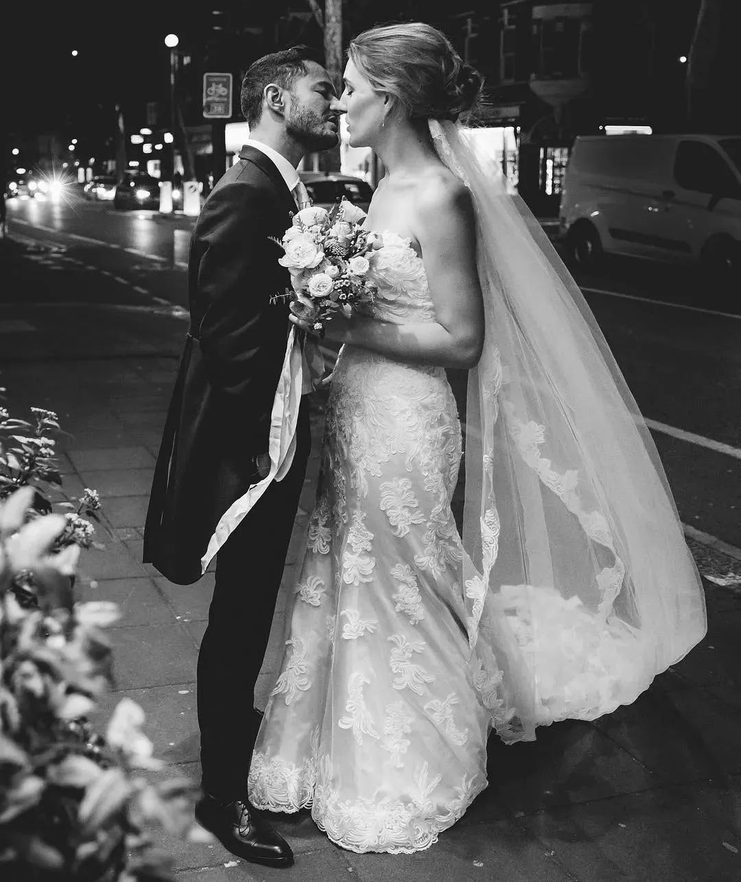 一对男女互换性别，一见钟情后生儿育女：有爱，性别有什么关系？