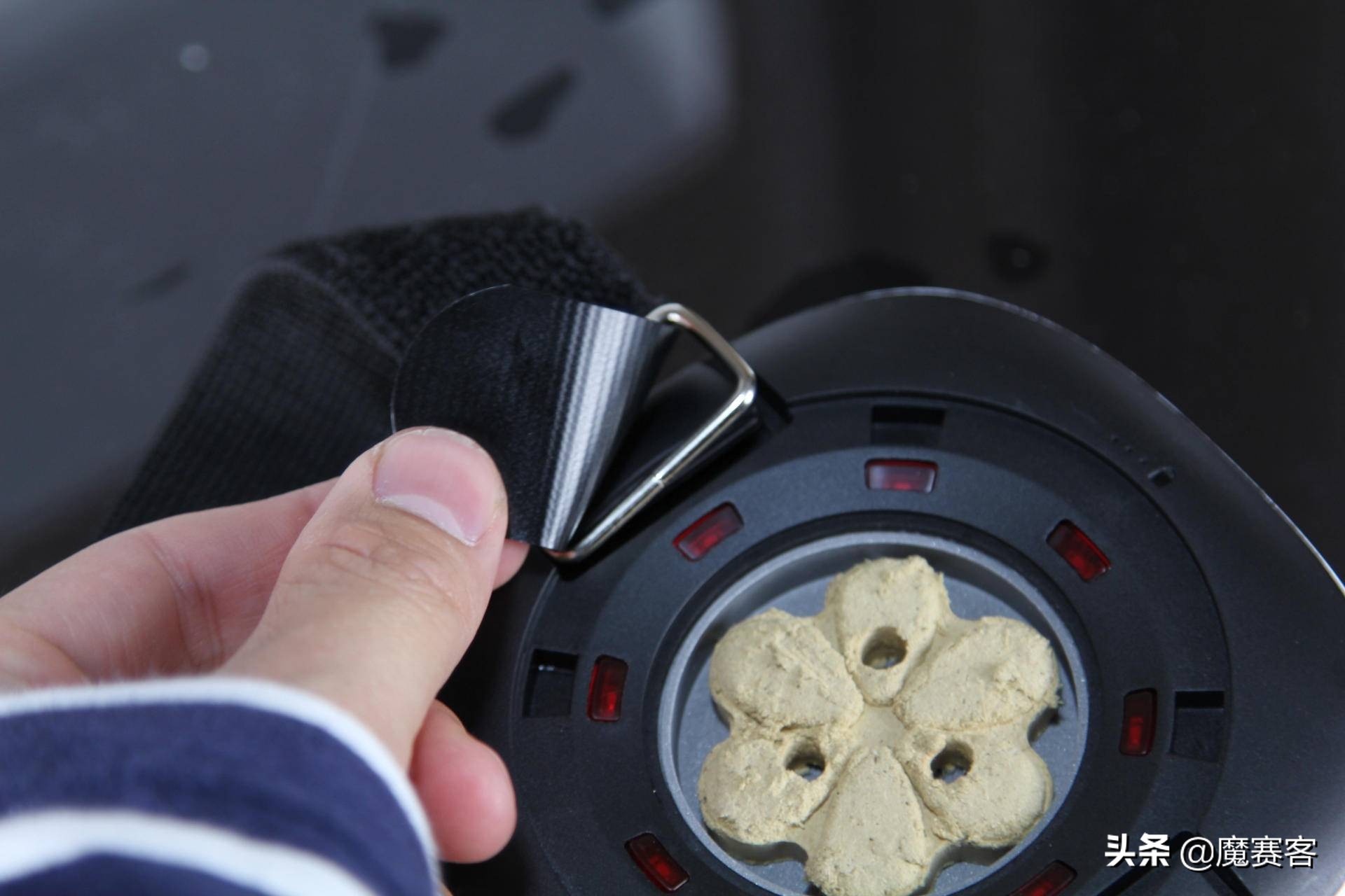 左点小艾3代智能艾灸盒体验,左点小艾智能艾灸盒怎么拆解