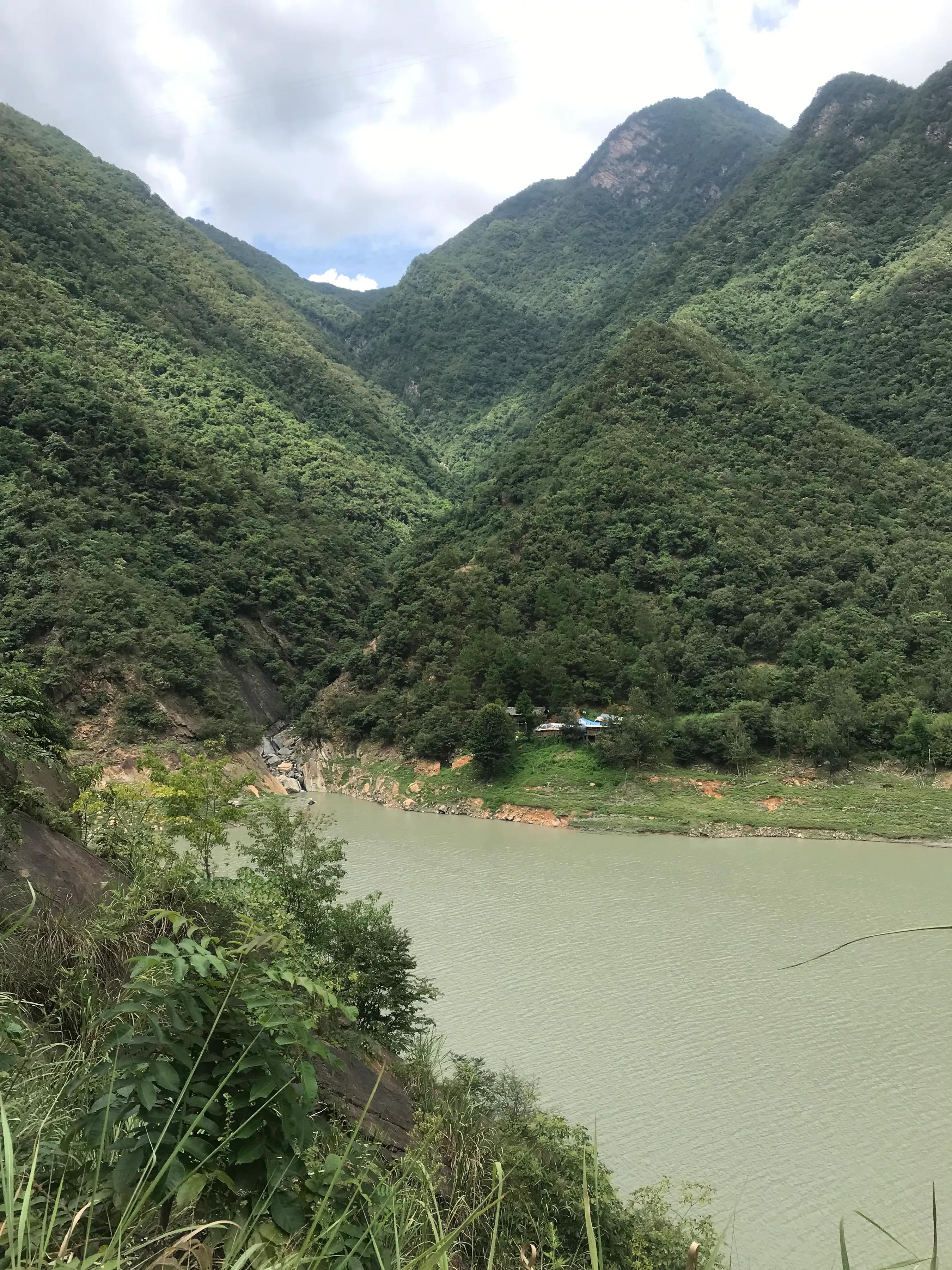 山远近路横斜读音,山远近路横斜青旗沽酒有人家意思