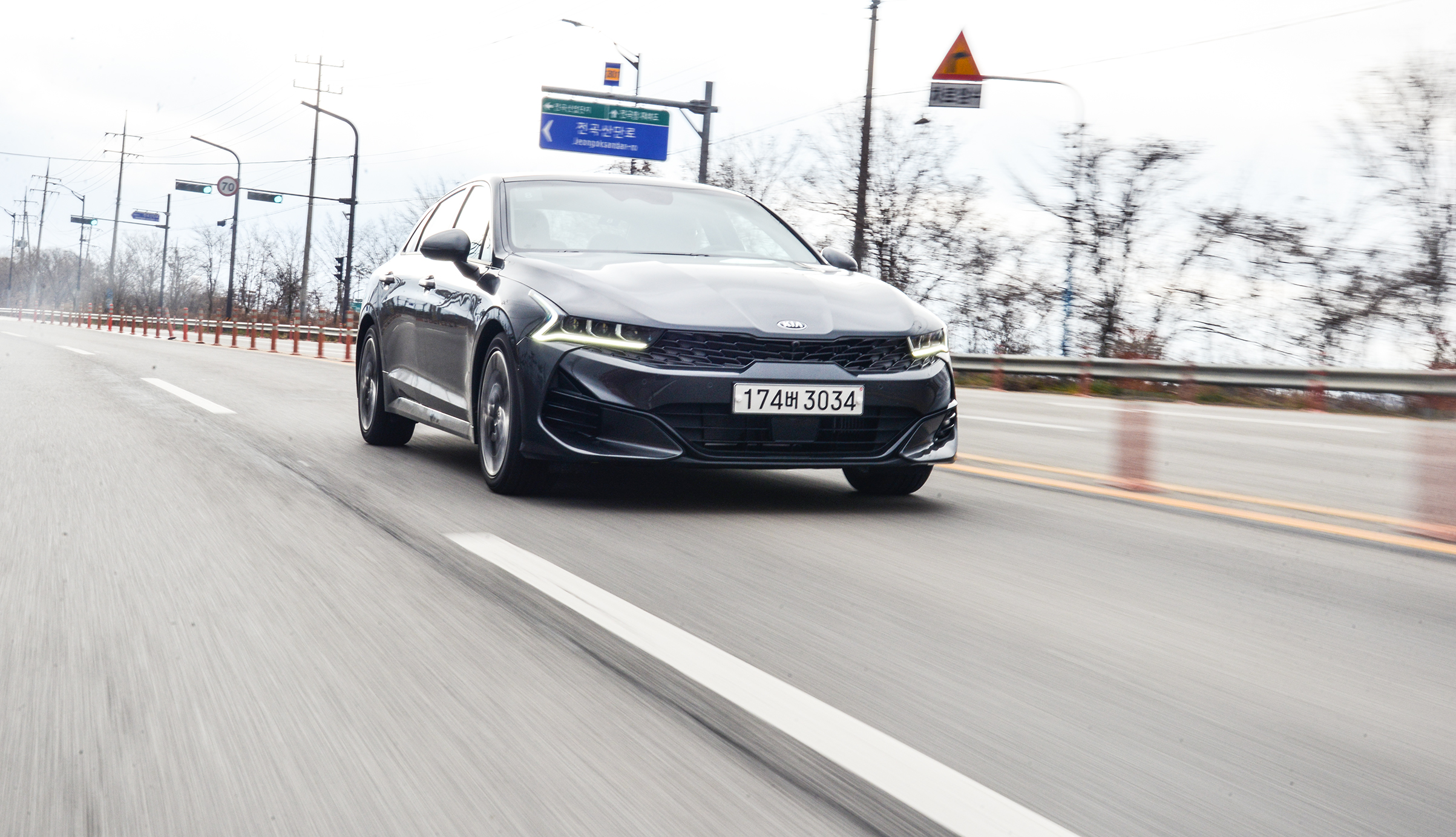 最新款起亚k5驾驶感受,全新起亚k5重回颜值巅峰