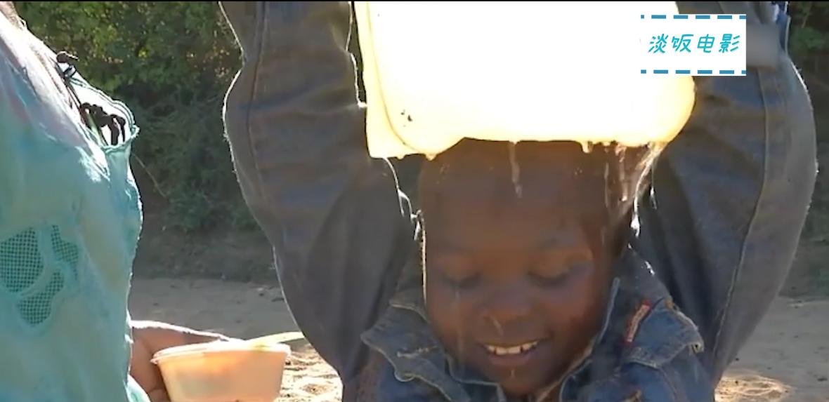 非洲水资源丰富，人们天天喝泥水也不打井，真的是因为懒吗？