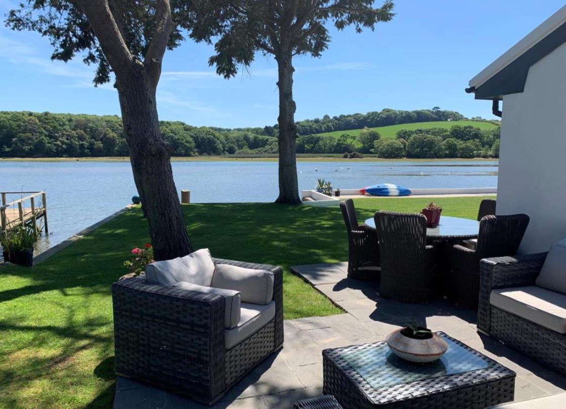 在英国100人民币能买到什么,100万英镑在英国能买什么房子