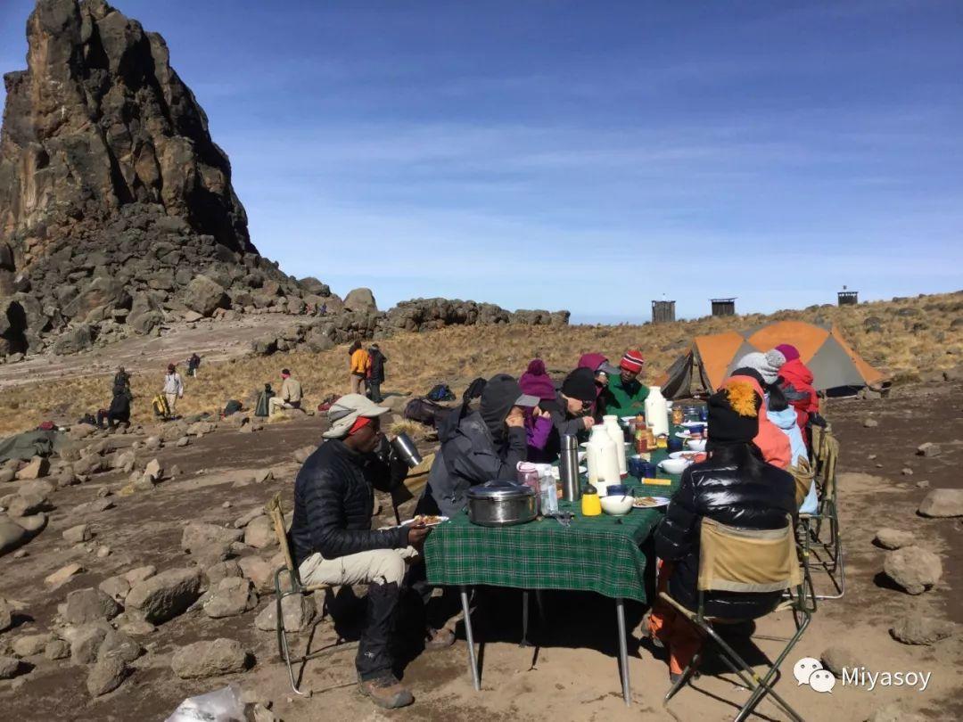 乞力马扎罗雪山冰川,住在珠穆朗玛峰山脚是什么感觉