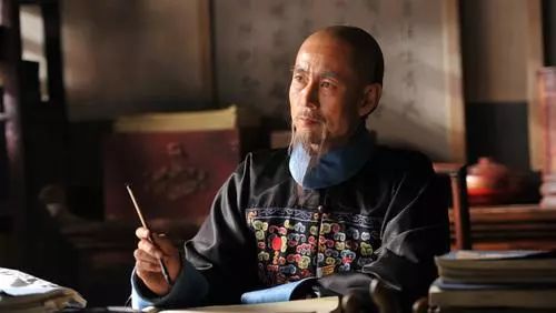 炼过钢水、睡过马路，有人说他才是史上最无奈影帝