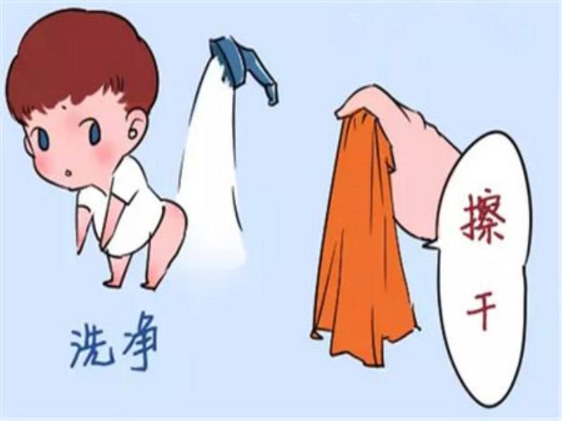 夏天到了,宝宝开始出现红屁屁了,不舒服他会用手挠,真是心疼