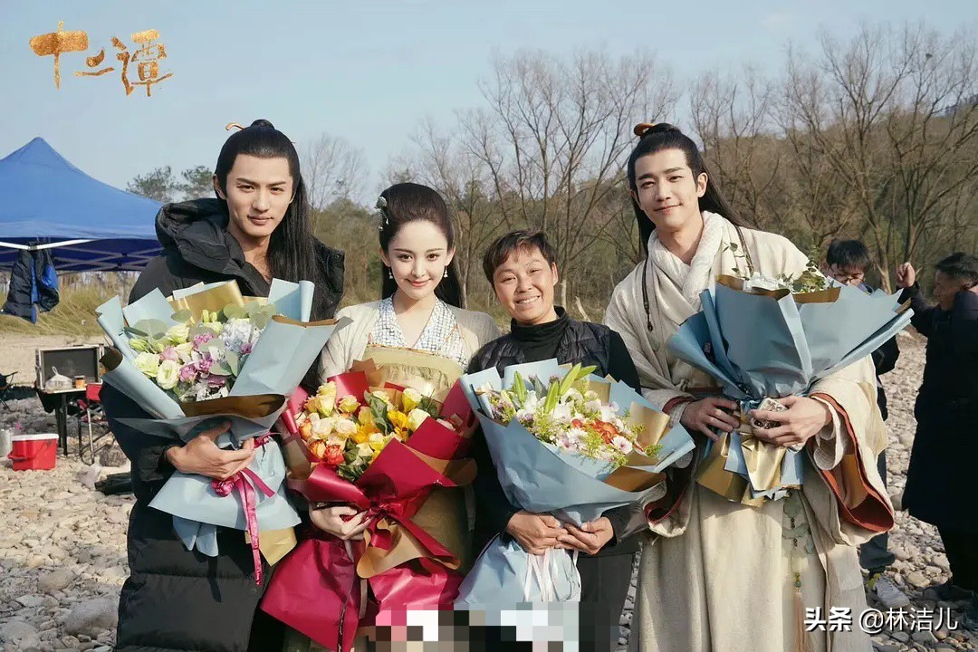 赵丽颖与娜扎古装,赵丽颖和娜扎靠画眉拿下时尚圈